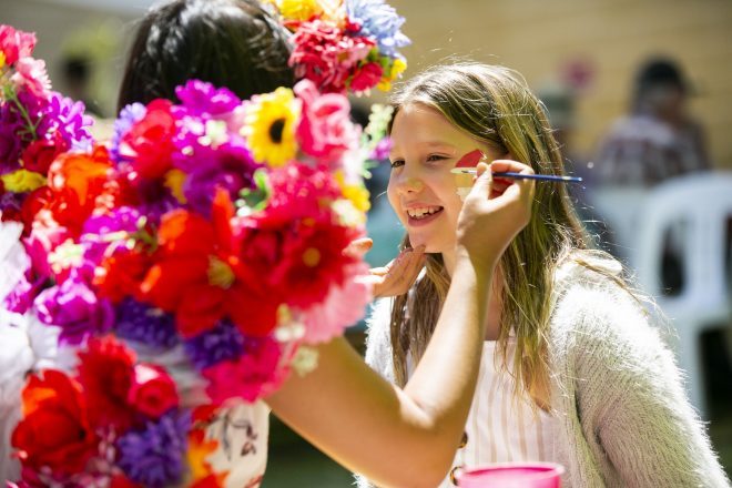 customer-getting-face-painted-660x440-8674838